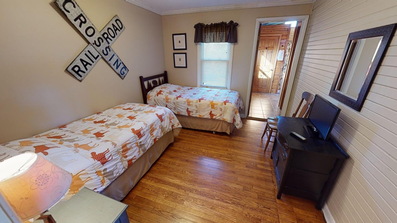 Photo of Bedroom in Nelsonville