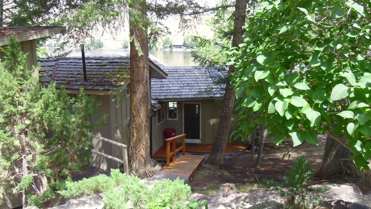 Photo of Outdoor in Salmon