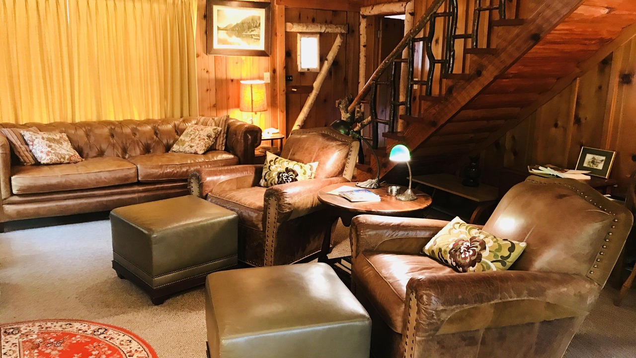Photo of Livingroom in West Glacier