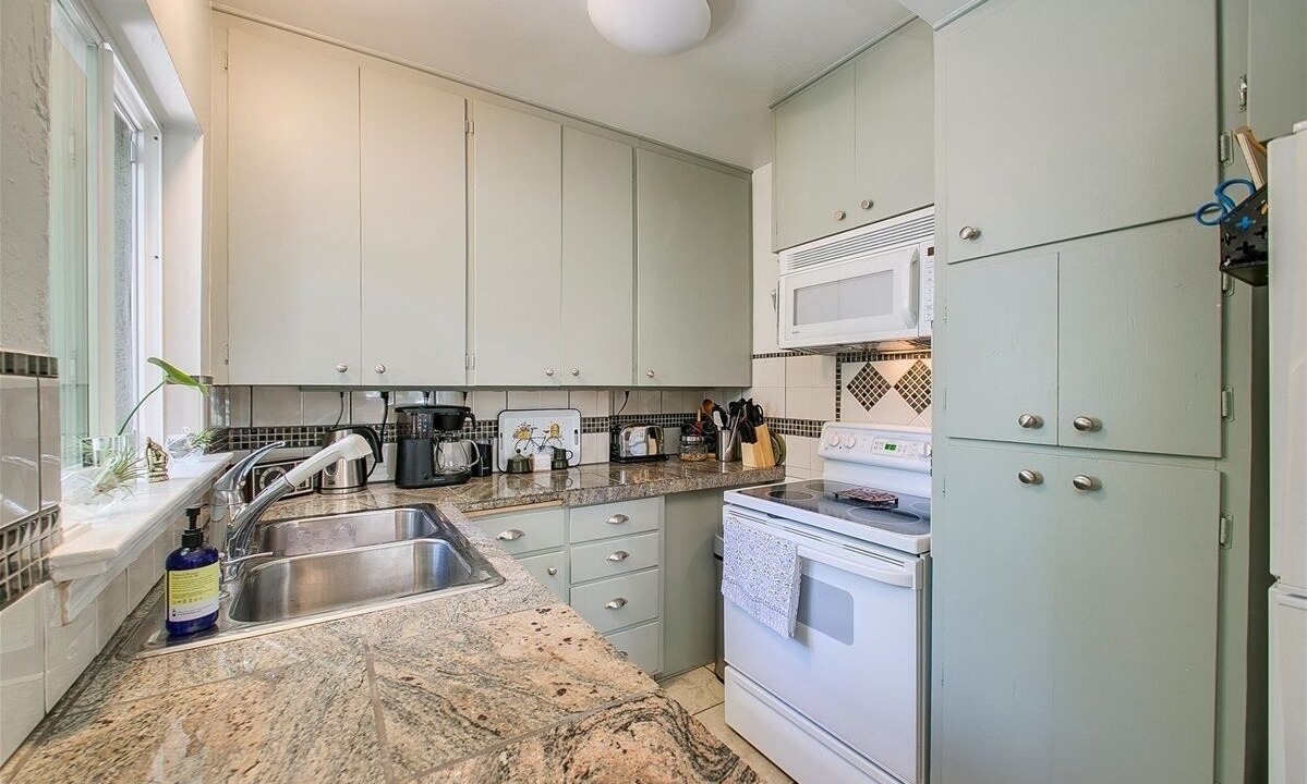 Photo of Kitchen in Depot Bench