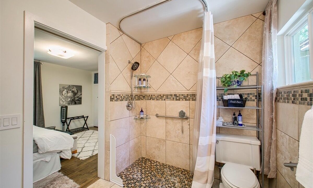 Photo of Bathroom in Depot Bench