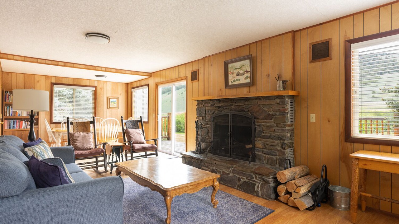 Photo of Livingroom in Stanley