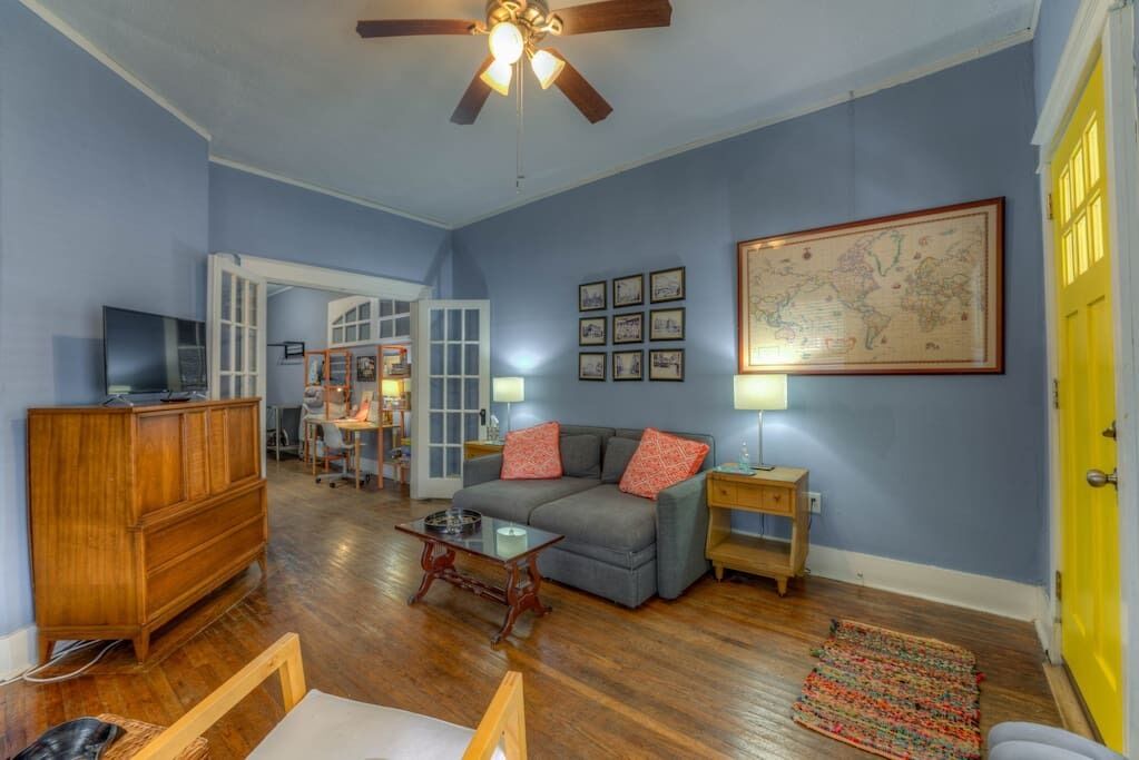 Photo of Livingroom in Midtown