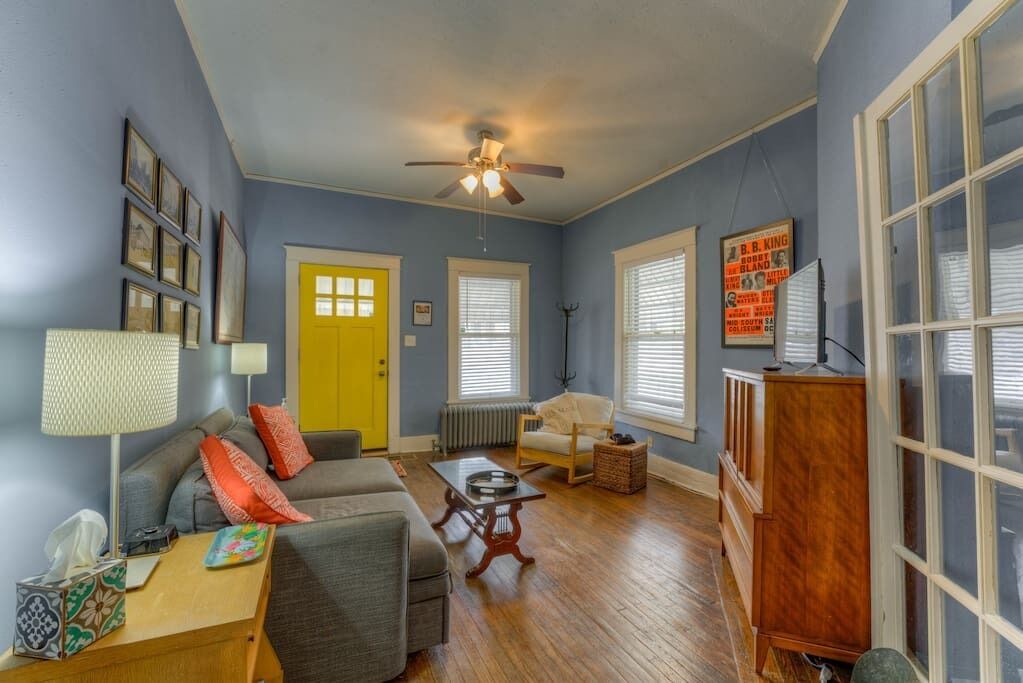 Photo of Livingroom in Midtown