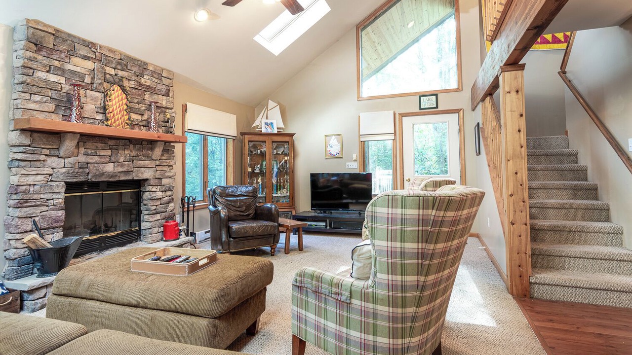 Photo of Livingroom in Pocono Pines
