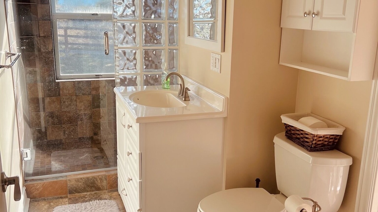 Photo of Bathroom in Emigrant
