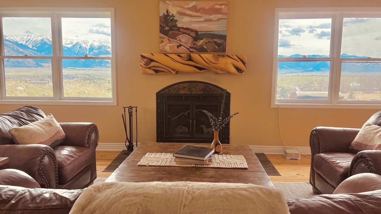 Photo of Livingroom in Emigrant