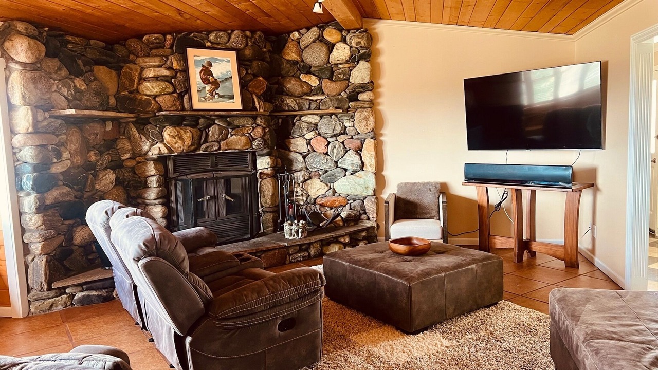 Photo of Livingroom in Emigrant