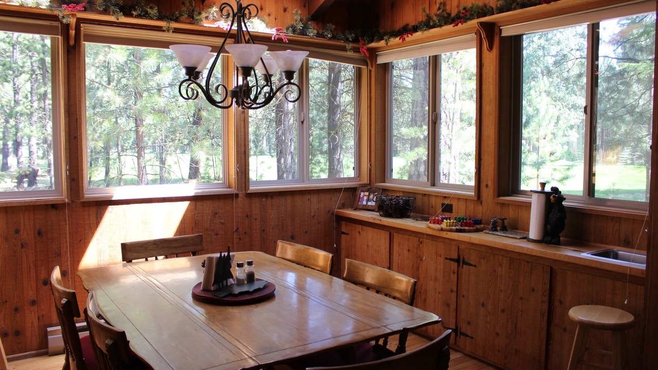 Photo of Bedroom in Black Butte Ranch