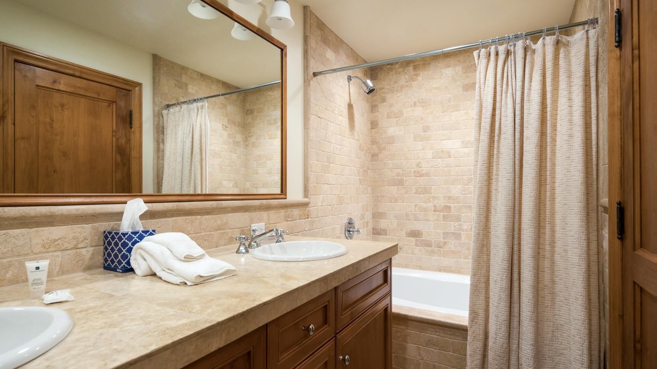 Photo of Bathroom in Elkhorn