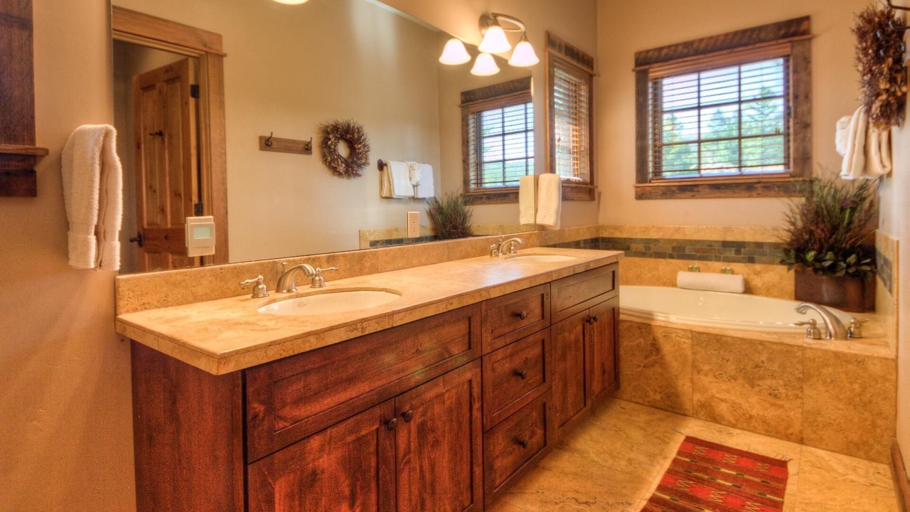 Photo of Bathroom in Antler Ridge