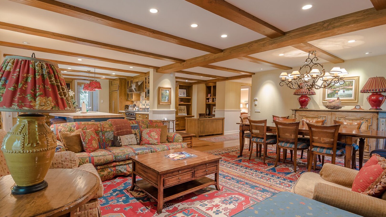 Photo of Livingroom in Elkhorn