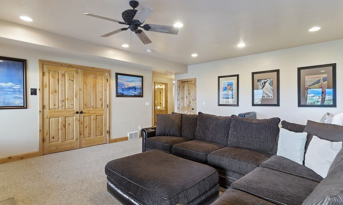 Photo of Livingroom in Ogden