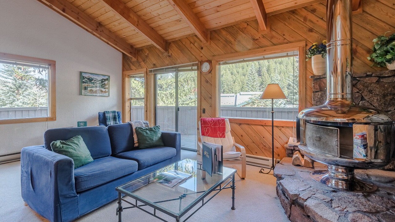 Photo of Livingroom in Warm Springs