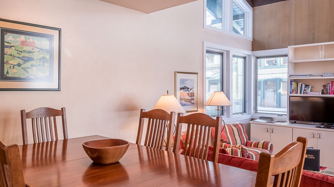 Photo of Livingroom in Warm Springs