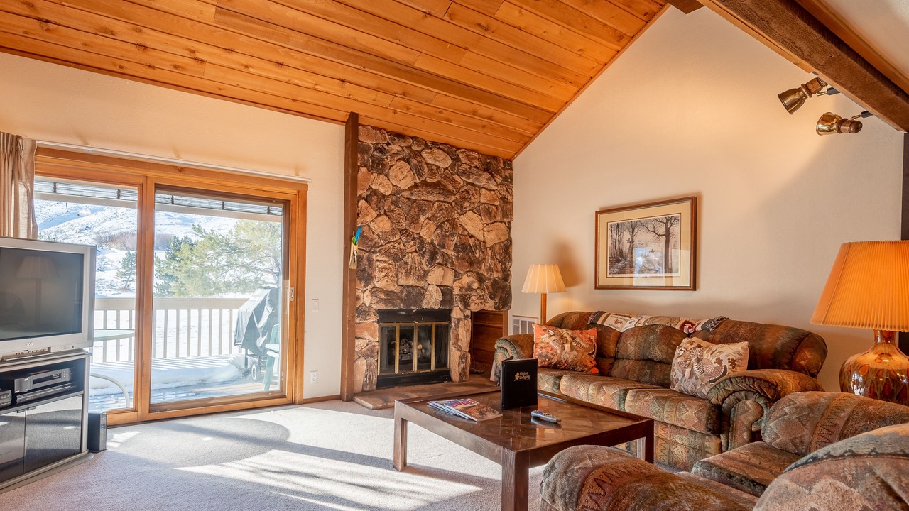 Photo of Livingroom in Elkhorn Village