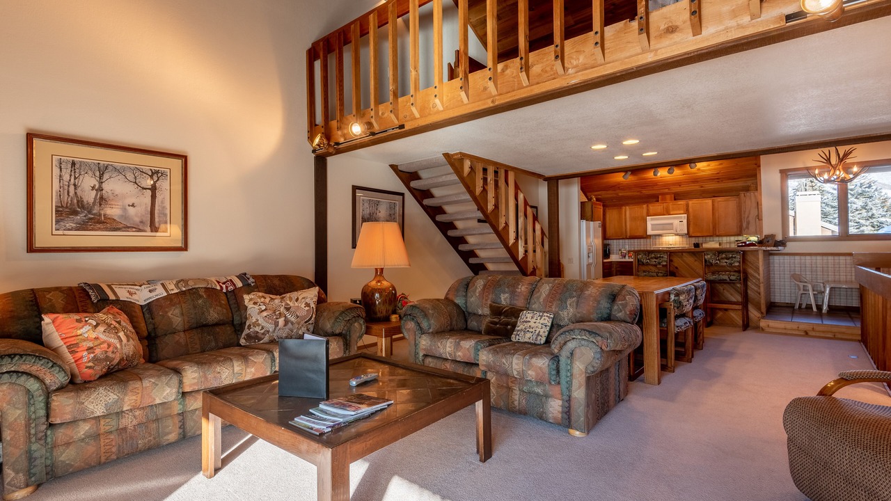 Photo of Livingroom in Elkhorn Village