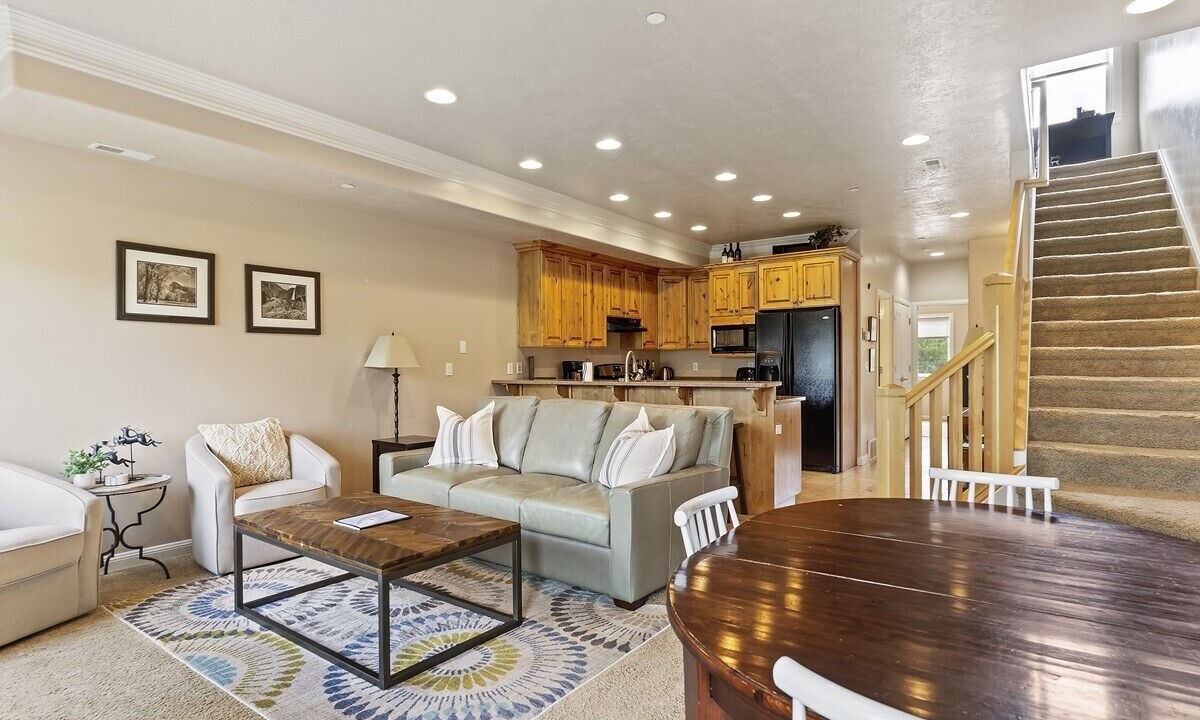 Photo of Livingroom in Ogden