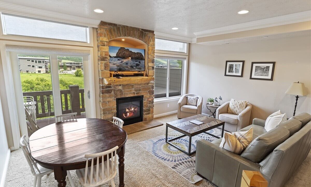 Photo of Livingroom in Ogden
