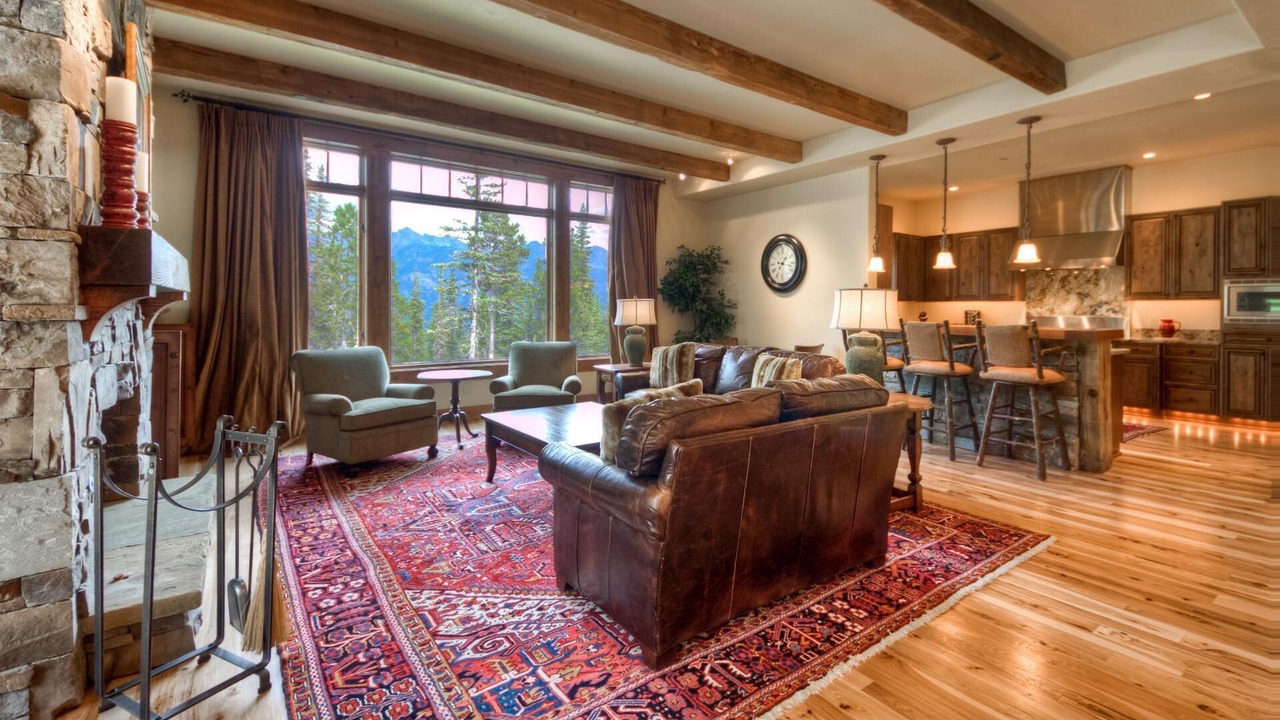 Photo of Livingroom in Big Sky