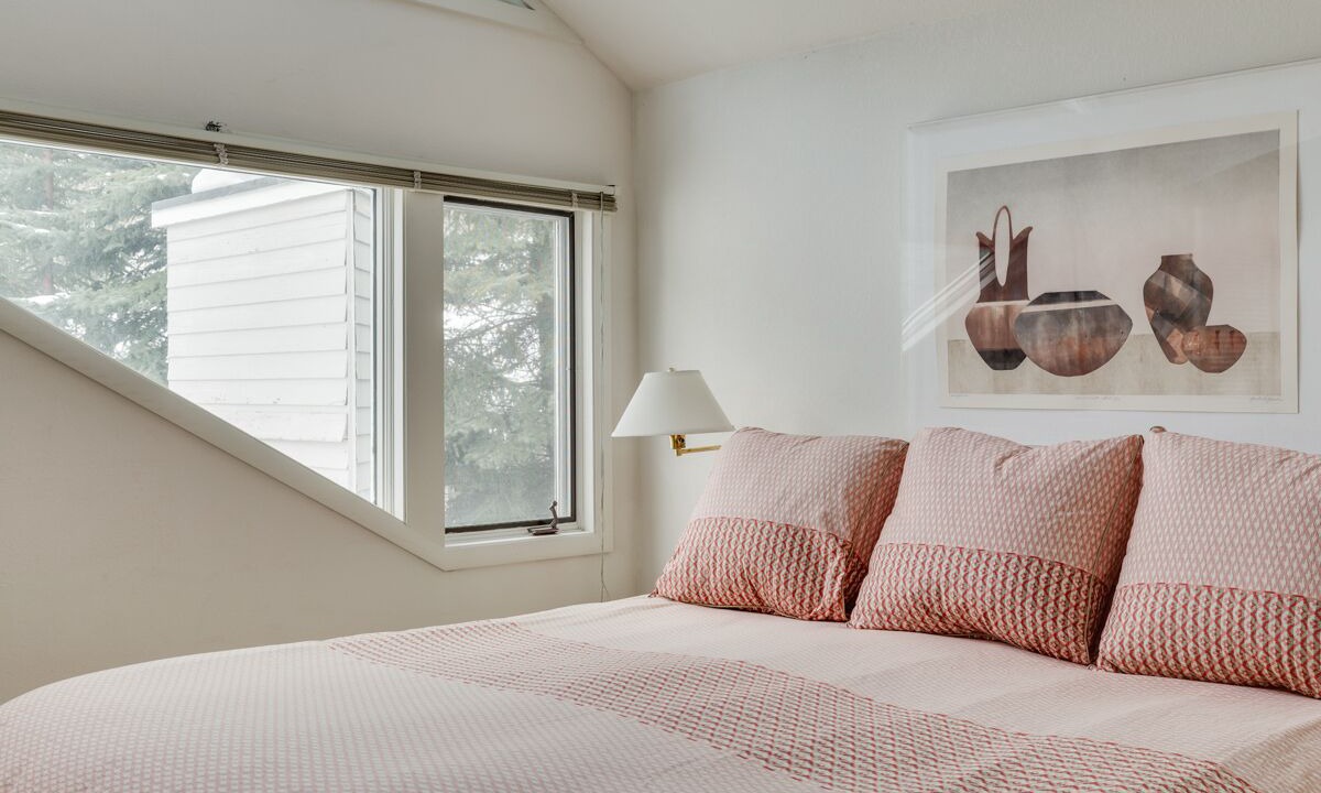 Photo of Bedroom in Warm Springs