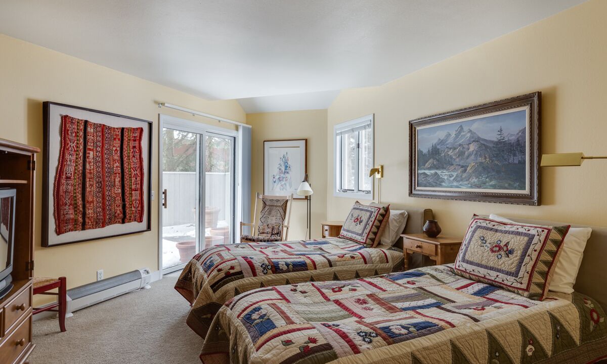 Photo of Bedroom in Warm Springs