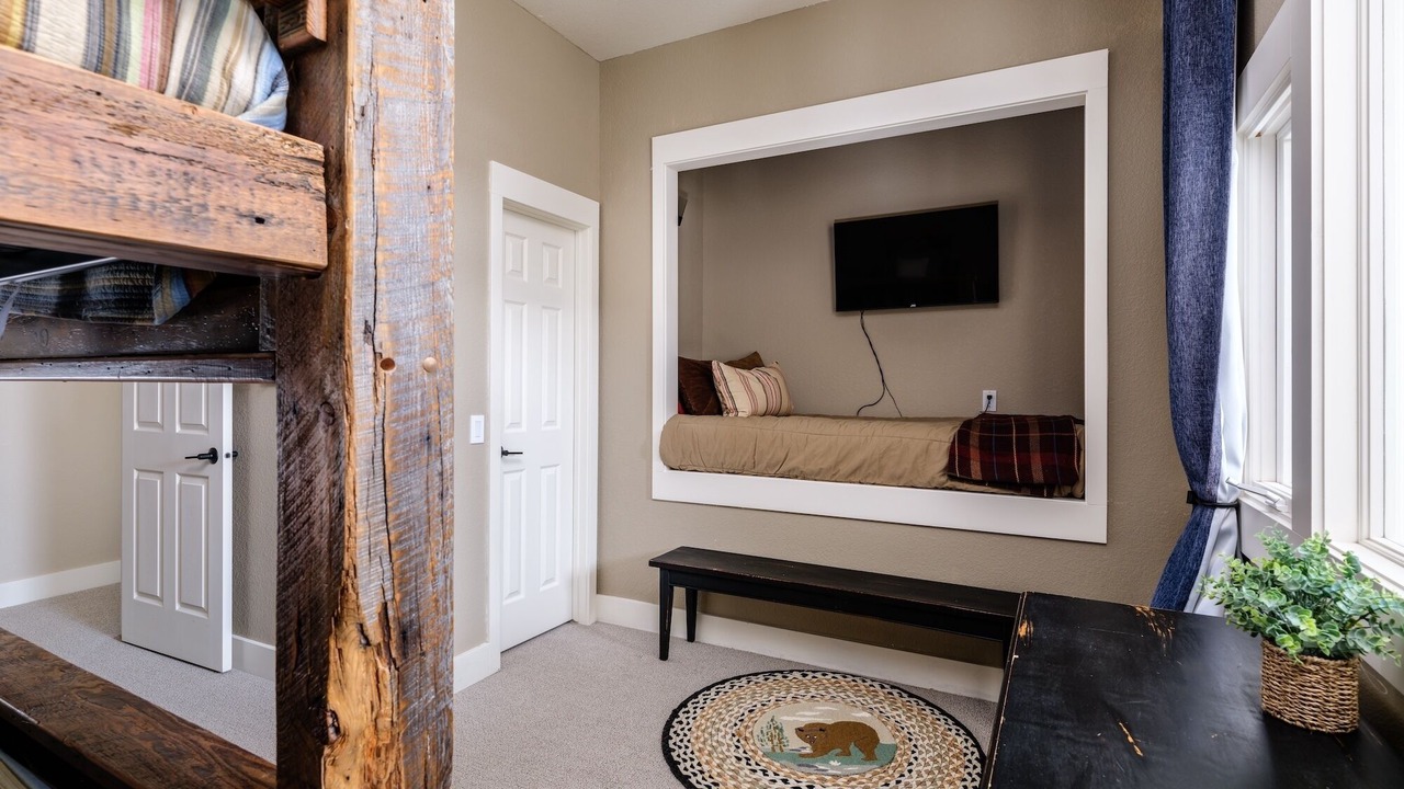Photo of Bedroom in Saddle Ridge