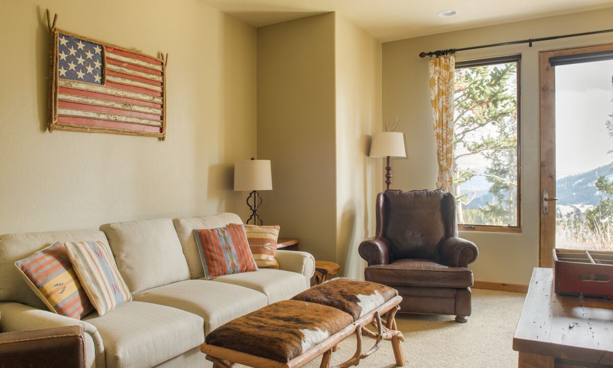 Photo of Livingroom in Big Sky