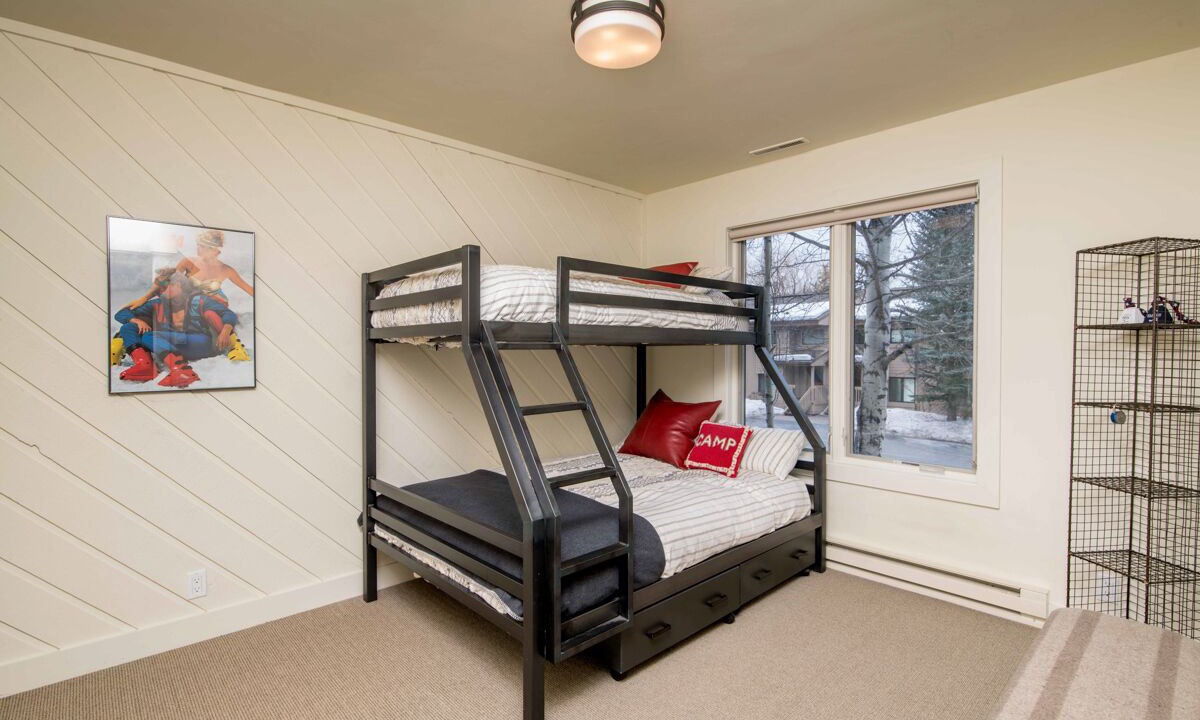Photo of Bedroom in Elkhorn Village