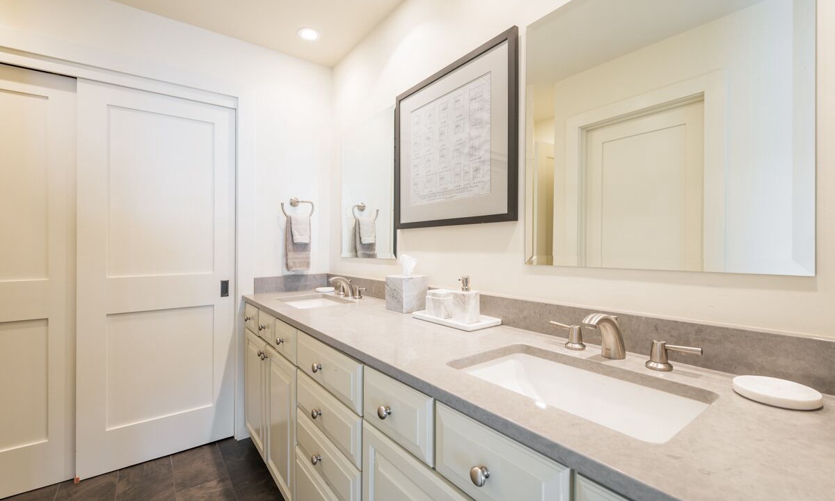 Photo of Bathroom in Elkhorn Village