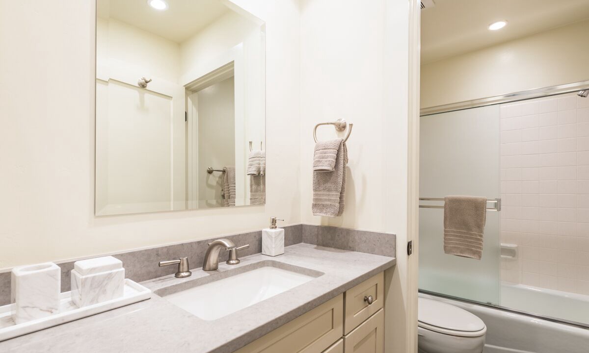Photo of Bathroom in Elkhorn Village