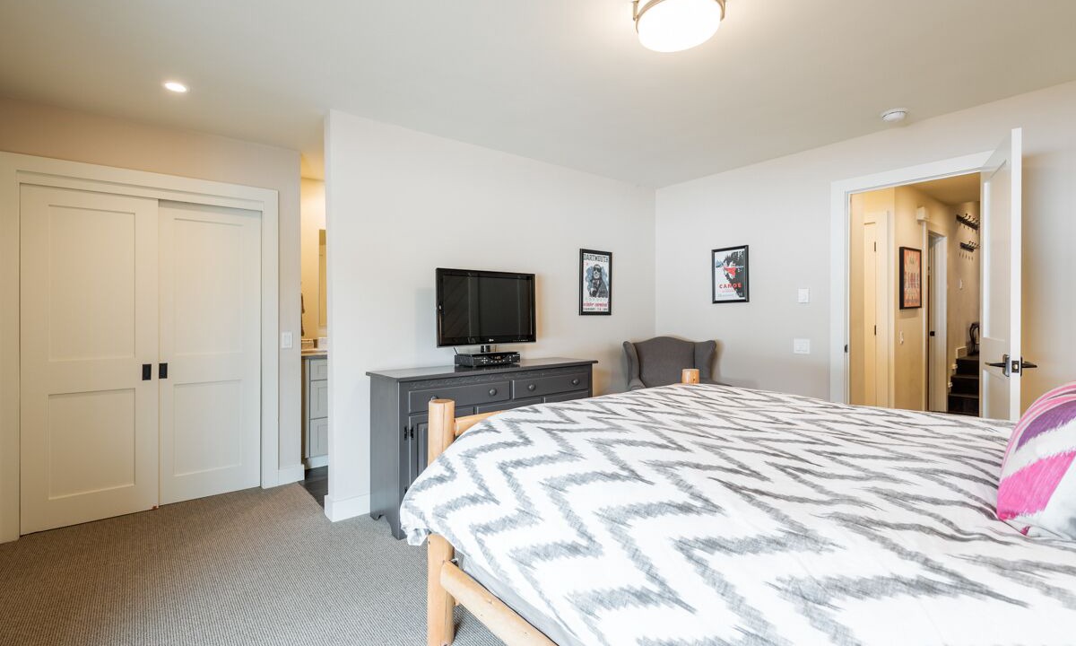 Photo of Bedroom in Elkhorn Village