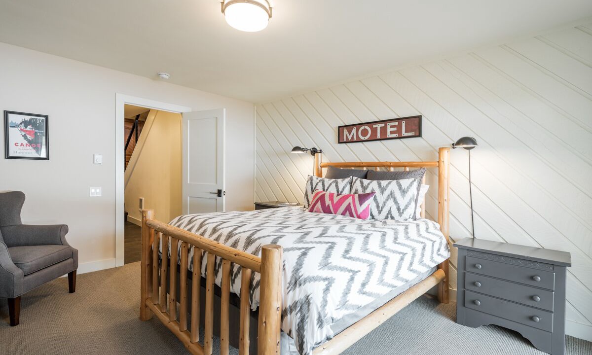 Photo of Bedroom in Elkhorn Village