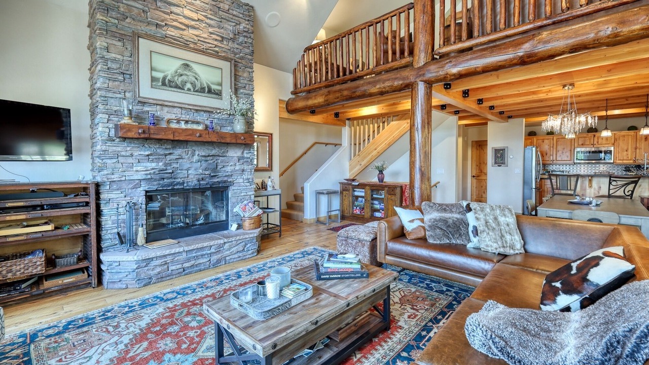Photo of Livingroom in Big Sky
