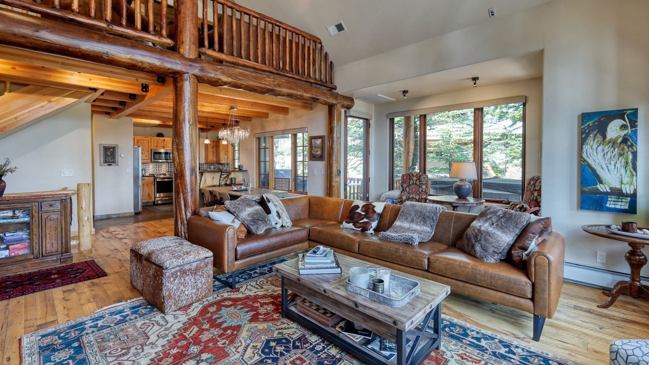 Photo of Livingroom in Big Sky