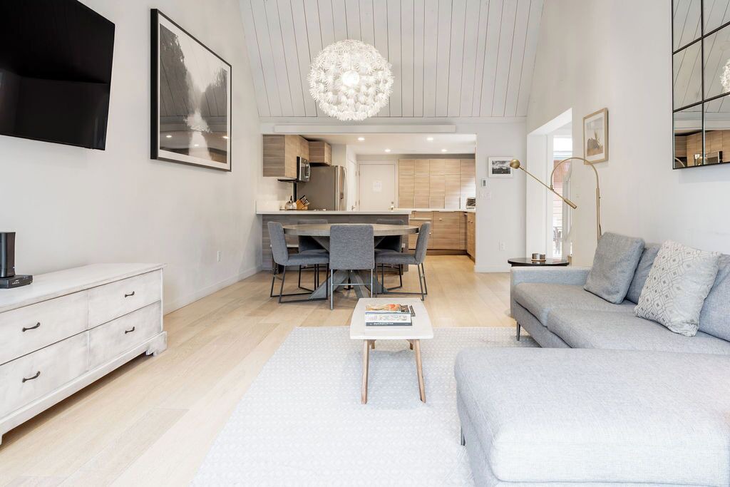Photo of Livingroom in Teton Village