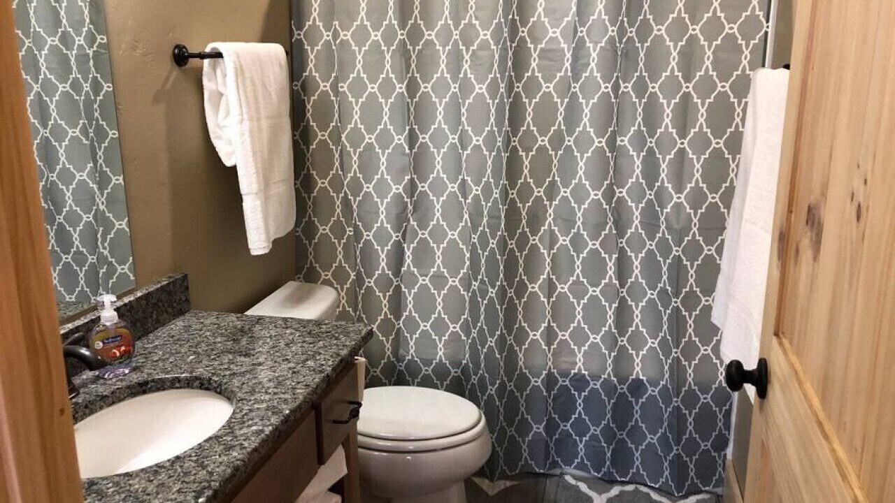 Photo of Bathroom in Island Park