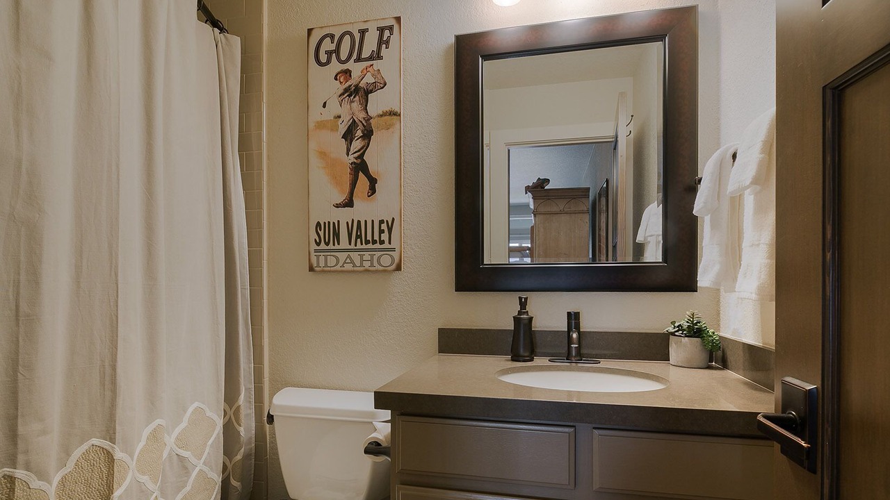 Photo of Bathroom in Elkhorn Village
