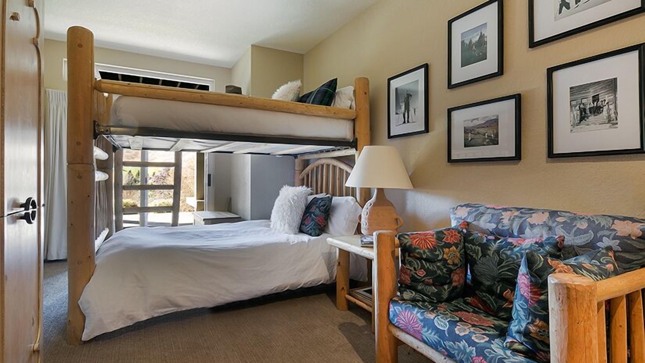 Photo of Bedroom in Elkhorn Village