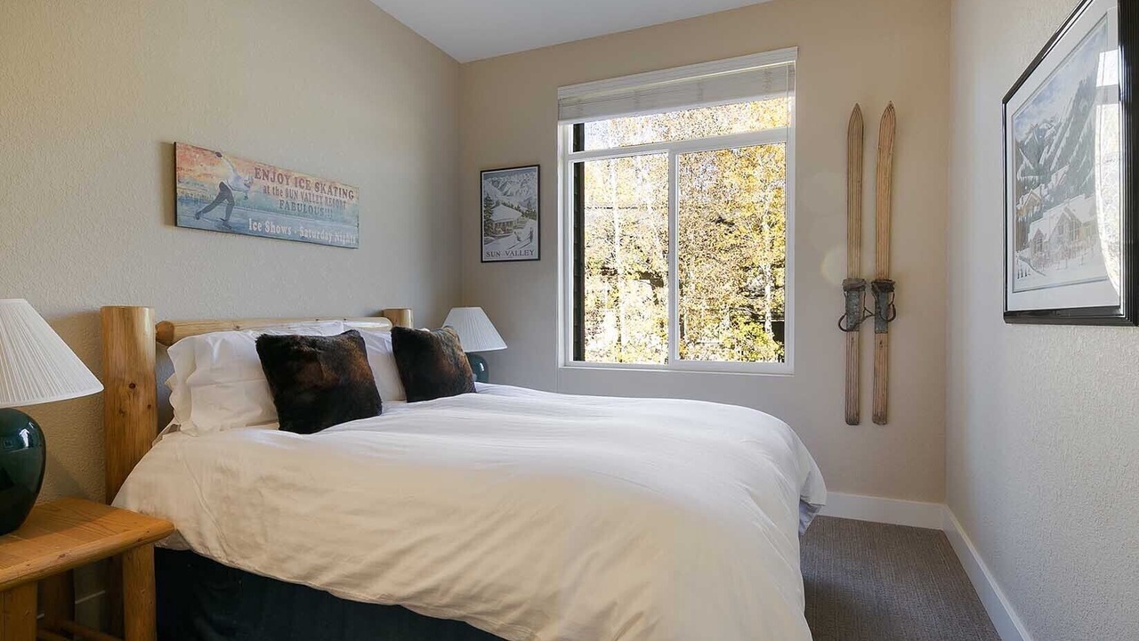 Photo of Bedroom in Elkhorn Village