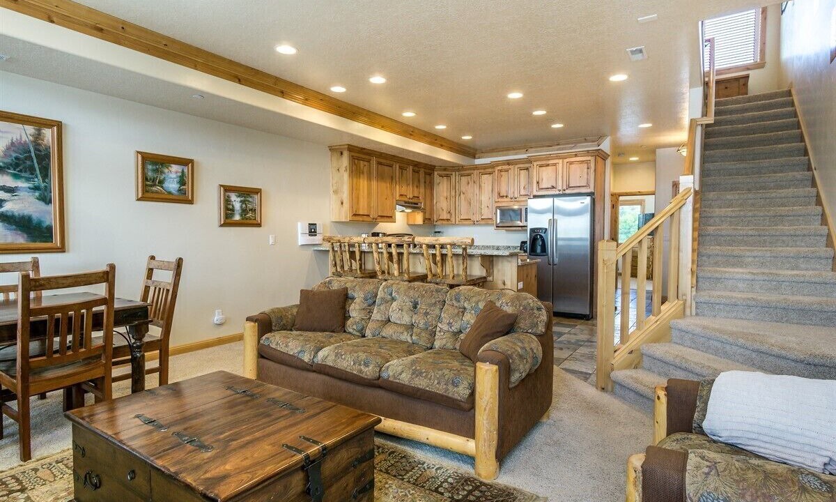 Photo of Livingroom in Ogden