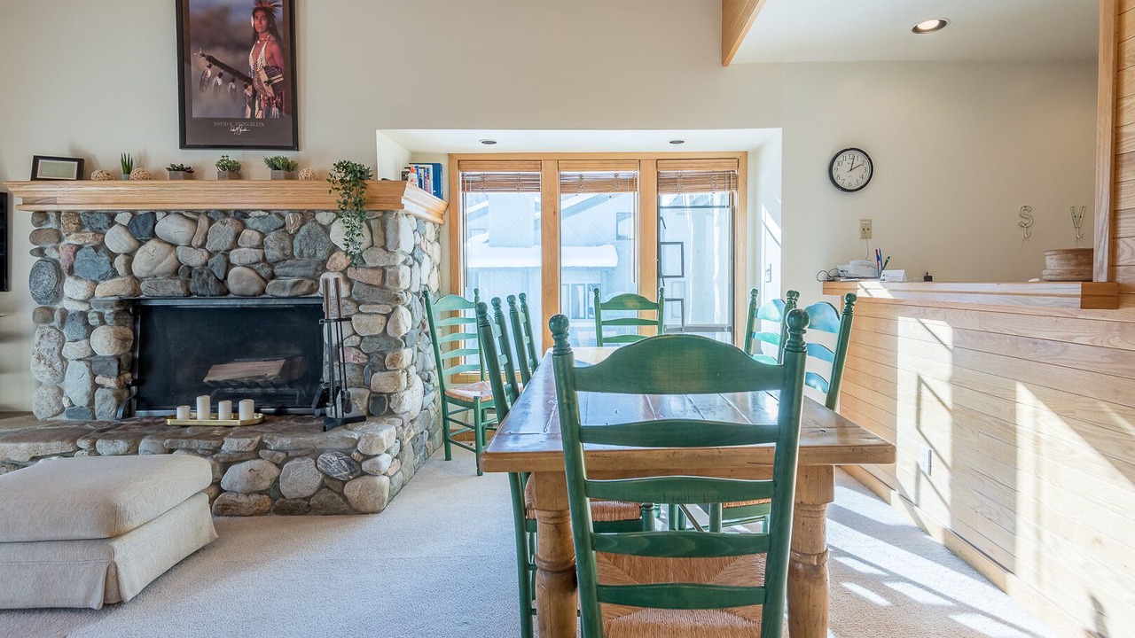 Photo of Livingroom in Warm Springs