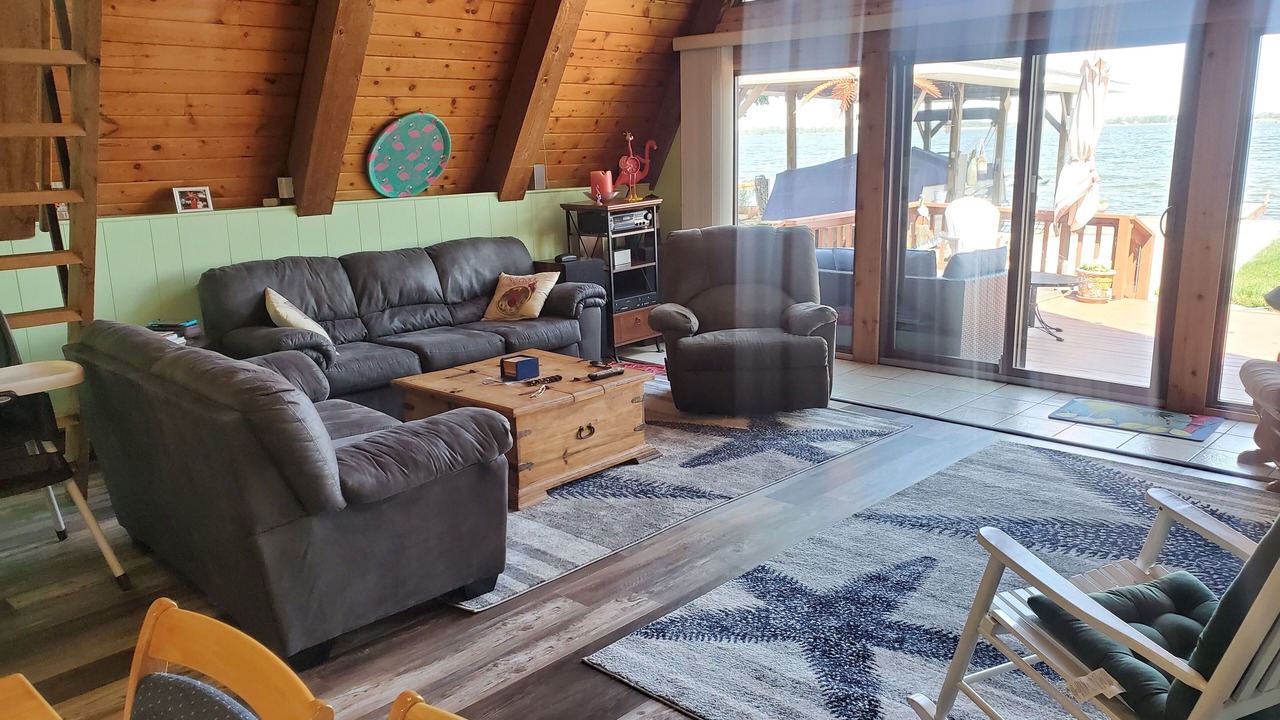 Photo of Livingroom in Lakeview