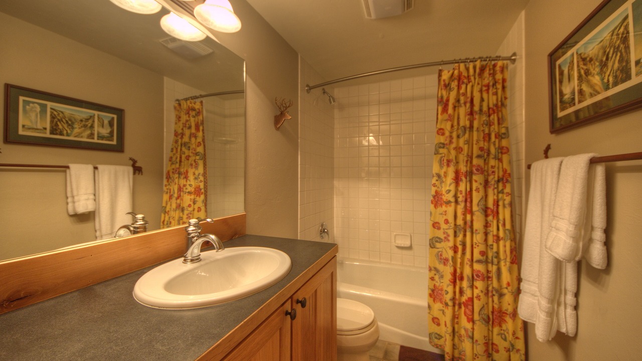 Photo of Bathroom in Powder Ridge