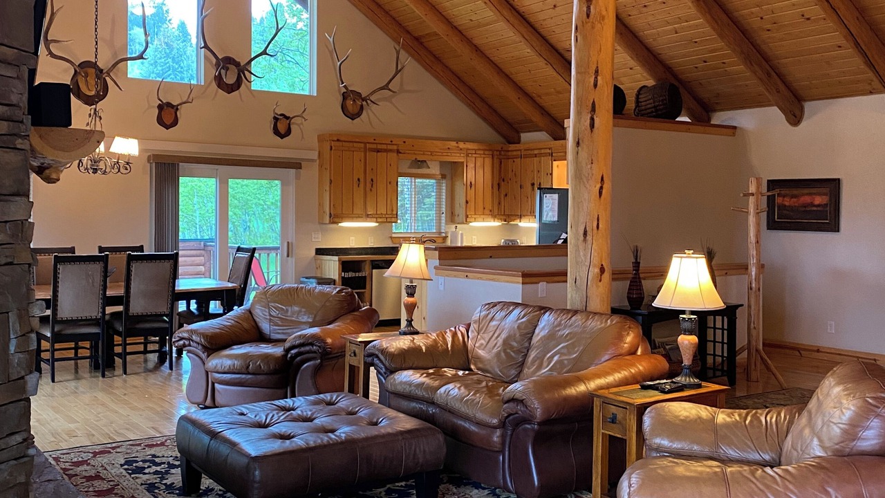 Photo of Livingroom in Star Valley Ranch
