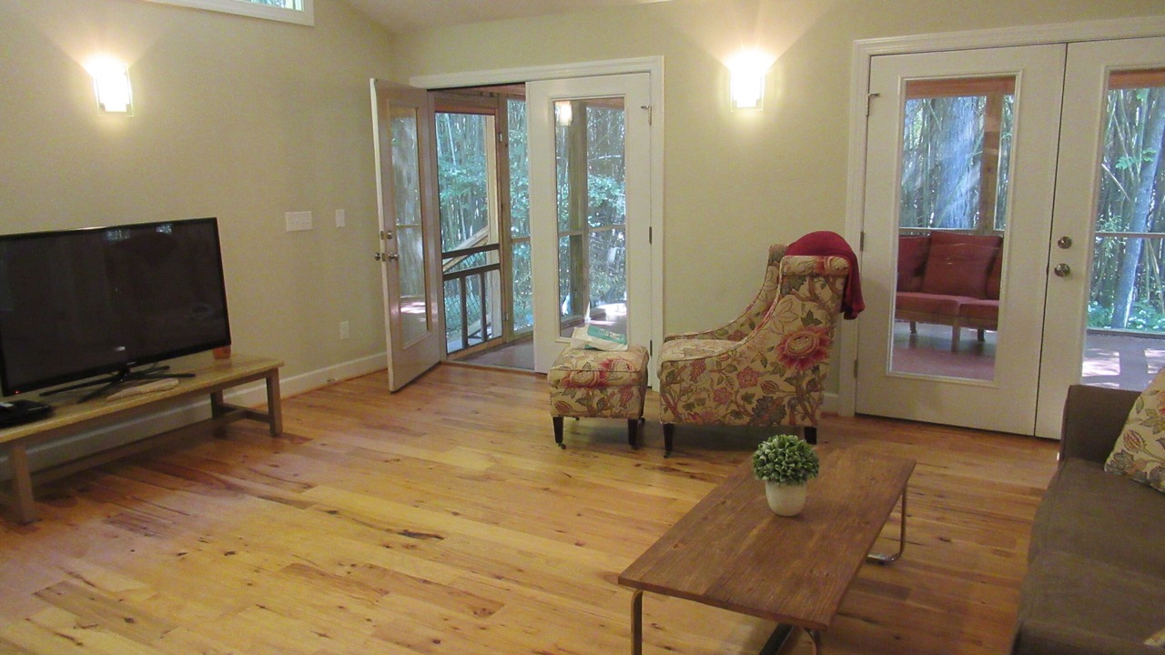 Photo of Livingroom in Burlington