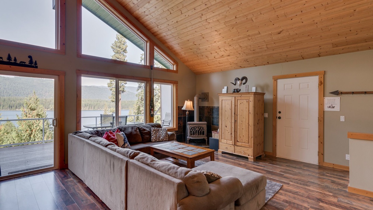Photo of Bedroom in Leavenworth