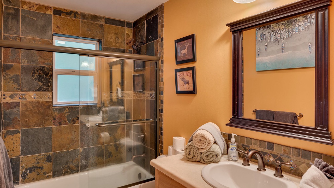Photo of Bathroom in Leavenworth