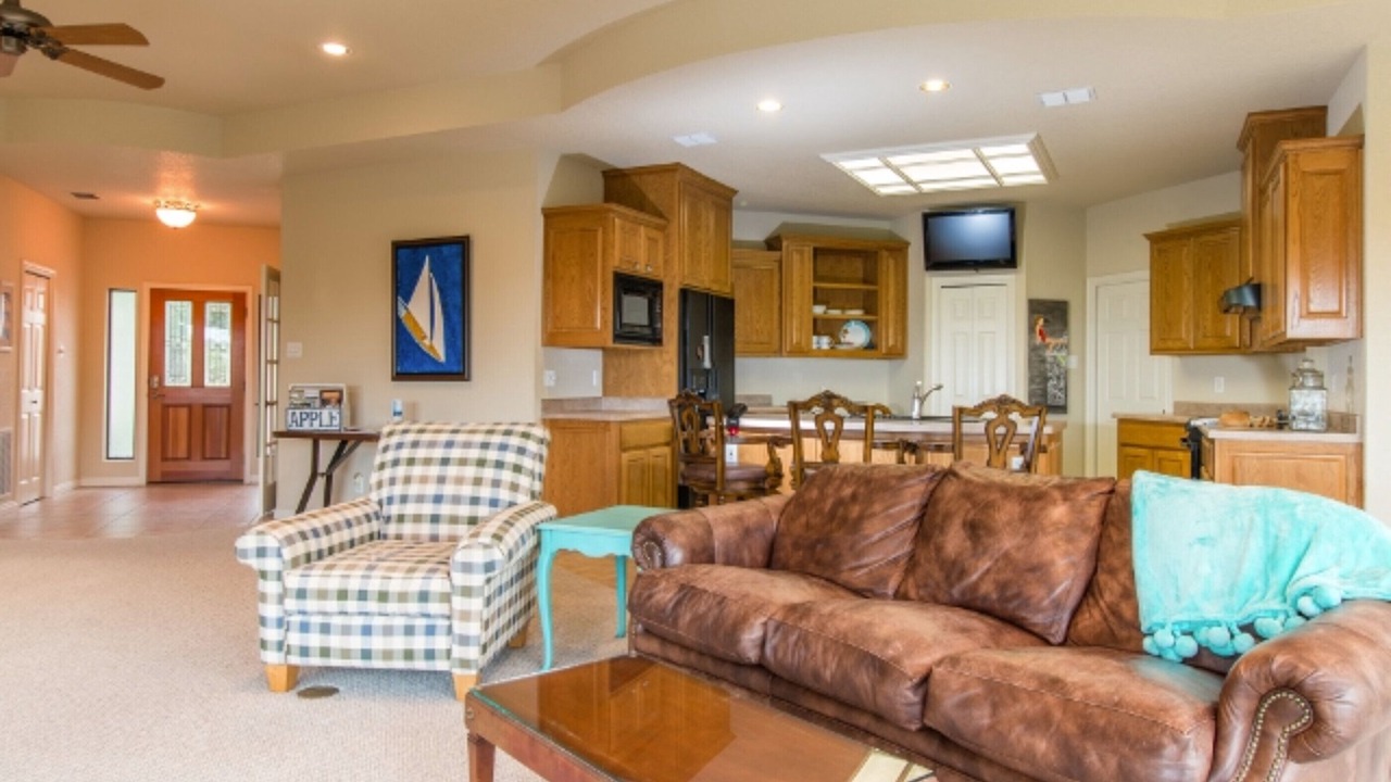Photo of Livingroom in Canyon Lake