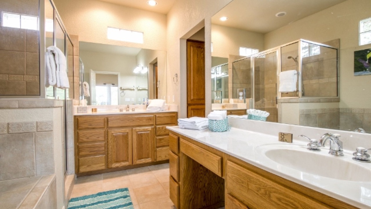 Photo of Bathroom in Canyon Lake